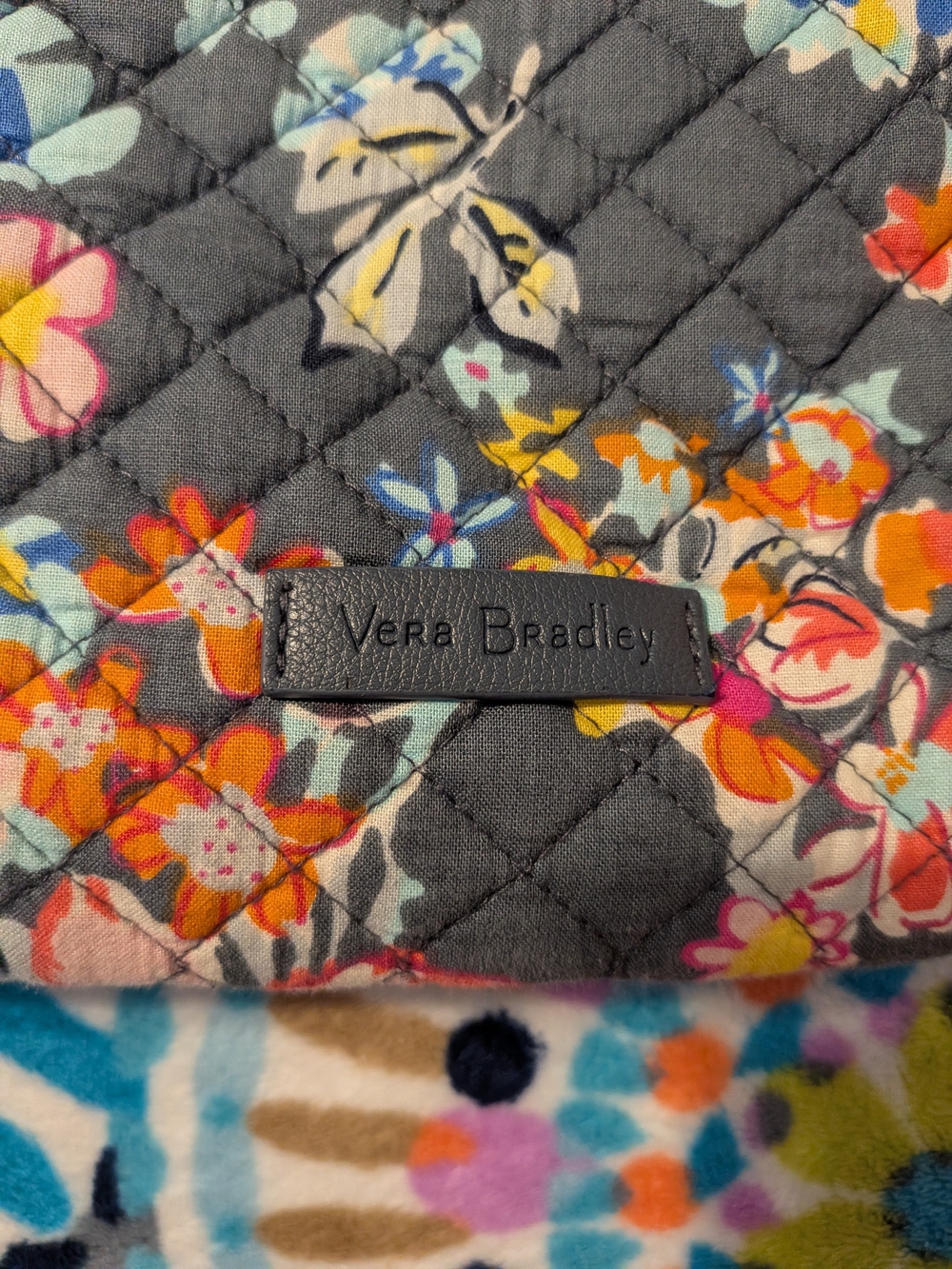 Vera Bradley Retired Jazzy Blooms Quilted Hipster Bag - Picture 3 of 10